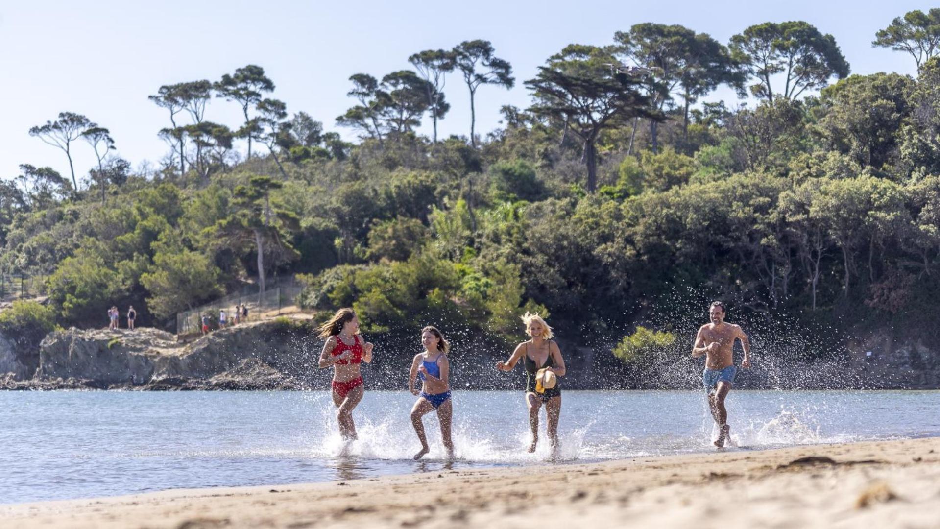 Camping La Bergerie Plage Hyeres Exterior photo