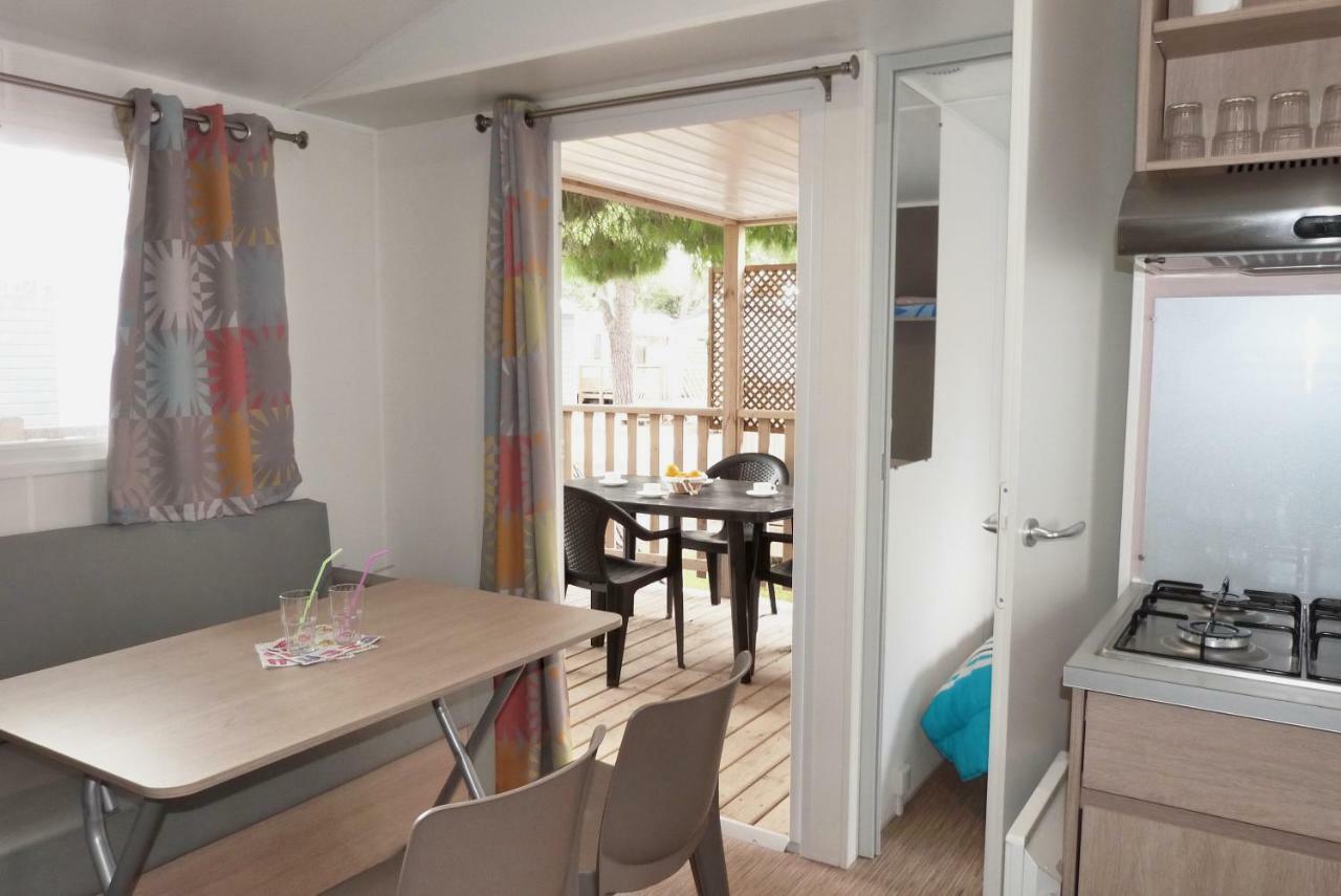 Camping La Bergerie Plage Hyeres Room photo